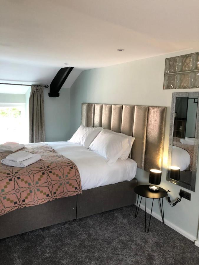 Mount Street House Bed & Breakfast เบรคอน ภายนอก รูปภาพ